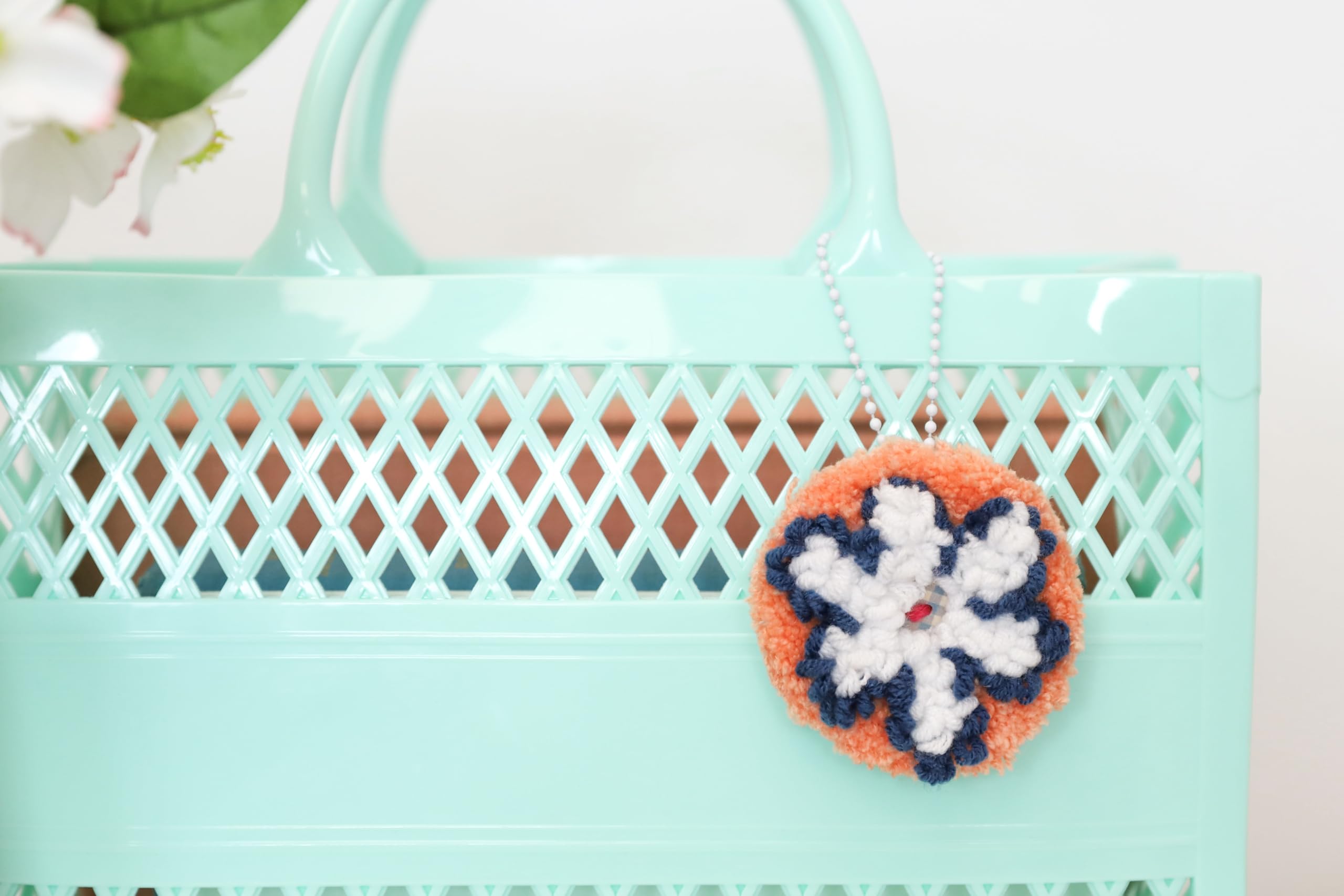 Kimberbell Hello Daisy Punch Needle Embroidery Kit – DIY Keychain Craft Kit for Beginners & Crafters – Includes Yarn, Monk’s Cloth, Tools, Buttons & Hoop – Makes 4 Keychains