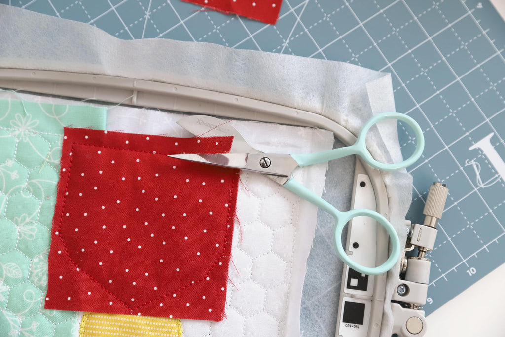 Kimberbell Duckbill Applique Scissors – Precision Fabric Trimming with Extra-Sharp Blades – Double-Loop Handle for Comfort – Ideal for Machine Embroidery, Vinyl, and Glitter Applique