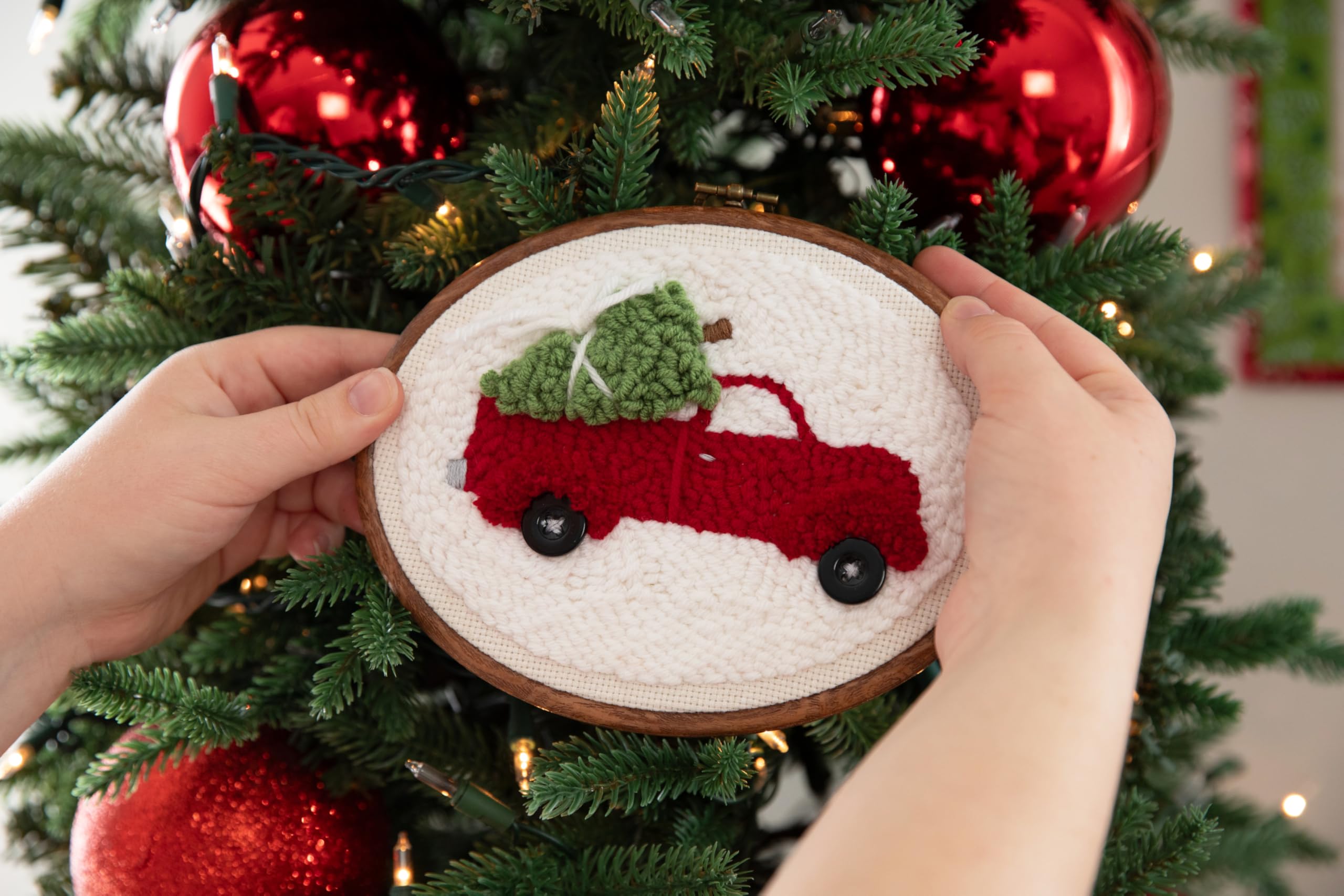 Kimberbell Punch Needle Kit – Merrily We Roll Along - DIY Christmas Craft Kit with Tool, Yarn, Monks Cloth, Frame, Embellishments & Reusable Project Bag – Festive Holiday Punch Needle Embroidery Set