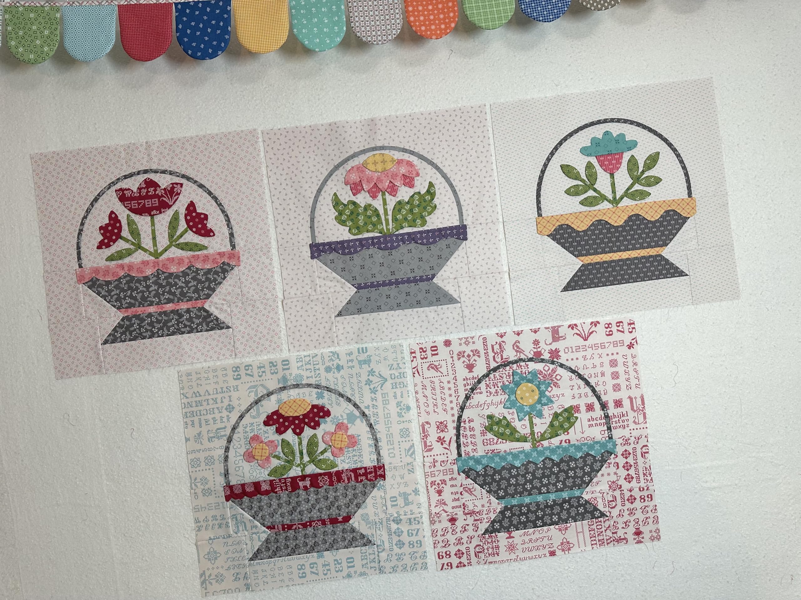 Lori Holt Flower Basket Sampler - Sew Simple Shapes, Includes 50 Templates, Flower Basket Sampler Sew Along By Bee in my Bonnet